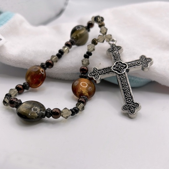 Beautiful Beaded Cross Rear View mirror Hanger - Picture 2 of 2